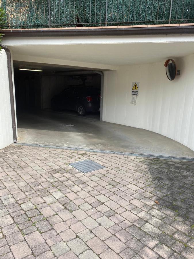 Ely Hause Lägenhet Calmasino Exteriör bild