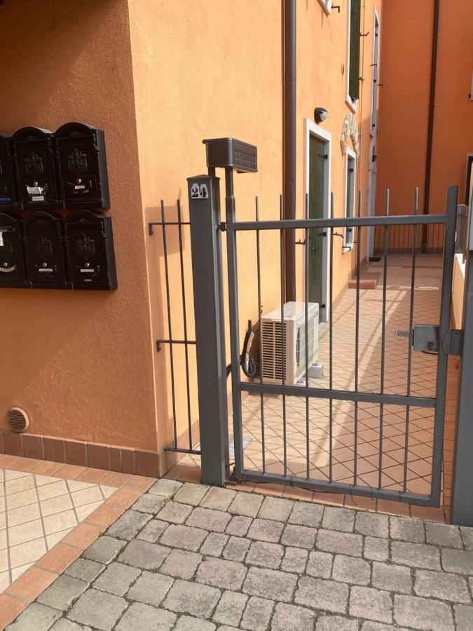 Ely Hause Lägenhet Calmasino Exteriör bild