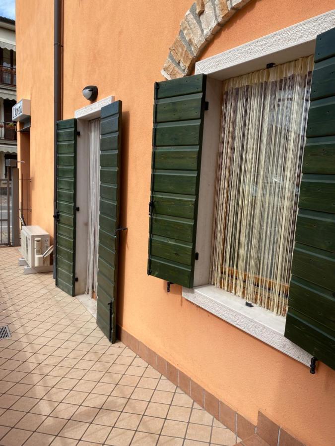 Ely Hause Lägenhet Calmasino Exteriör bild