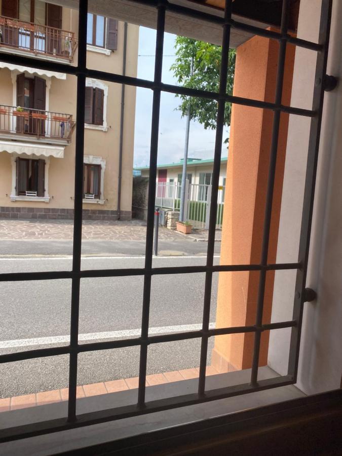Ely Hause Lägenhet Calmasino Exteriör bild